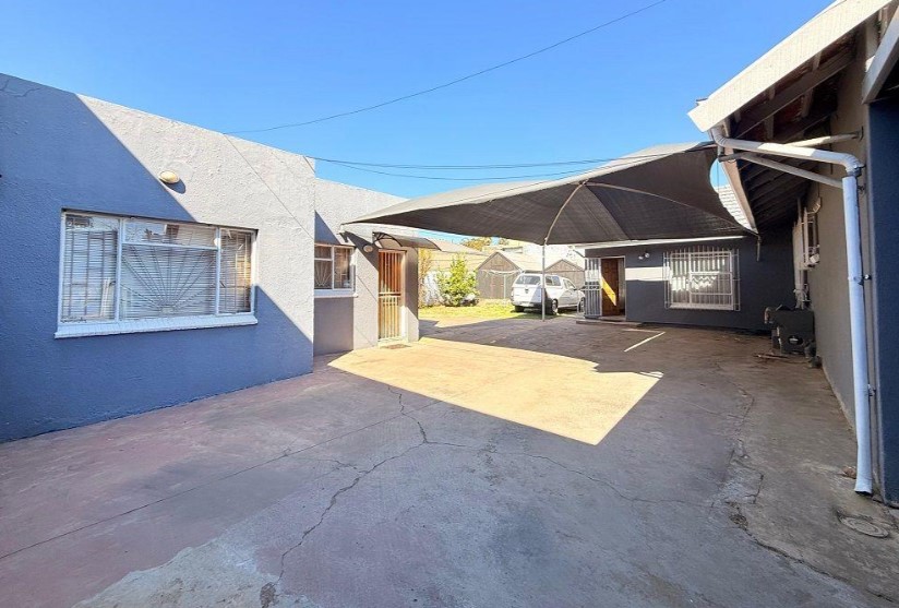 3 Bedroom Property for Sale in Robertsham Gauteng