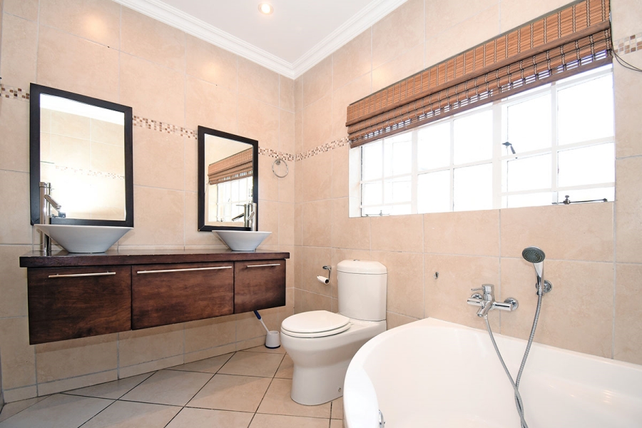 3 Bedroom Property for Sale in Olivedale Gauteng