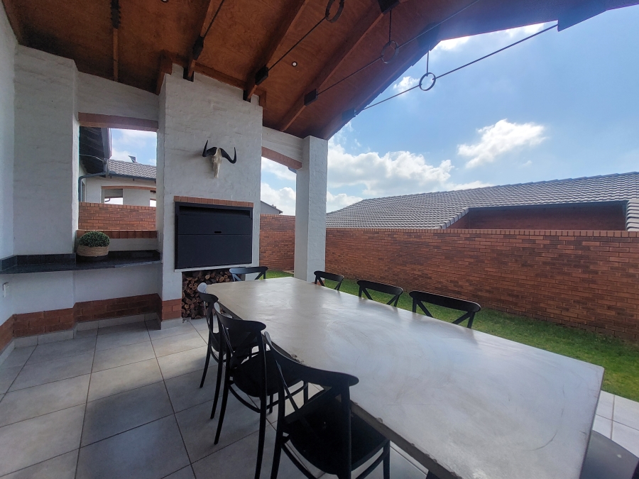 3 Bedroom Property for Sale in Six Fountains Residential Estate Gauteng