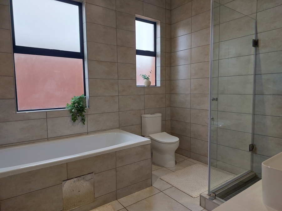 3 Bedroom Property for Sale in Six Fountains Residential Estate Gauteng