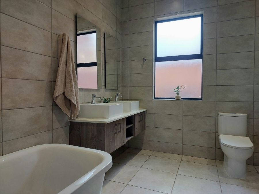 3 Bedroom Property for Sale in Six Fountains Residential Estate Gauteng