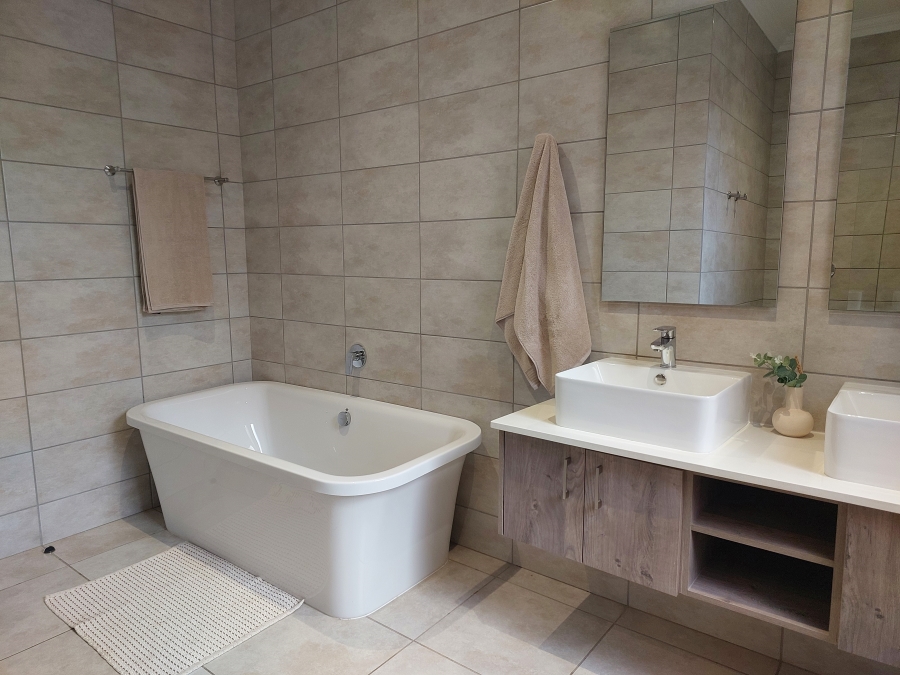 3 Bedroom Property for Sale in Six Fountains Residential Estate Gauteng
