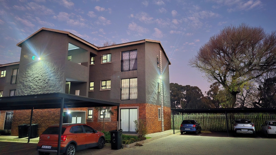 3 Bedroom Property for Sale in Kenleaf Gauteng