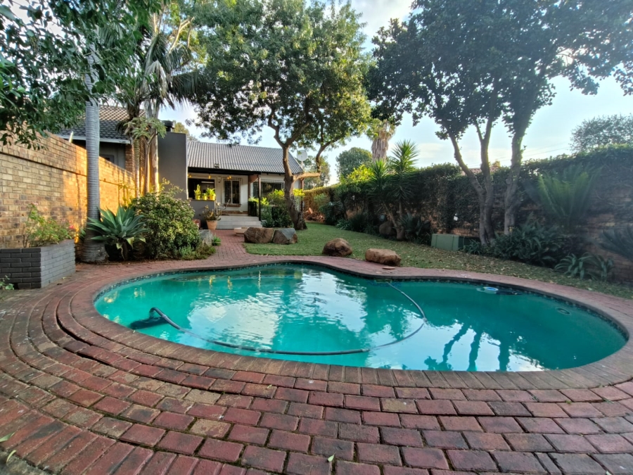 2 Bedroom Property for Sale in Faerie Glen Gauteng
