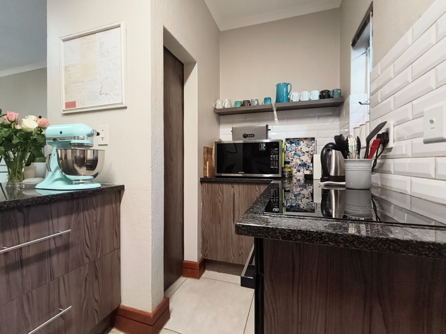 2 Bedroom Property for Sale in Faerie Glen Gauteng