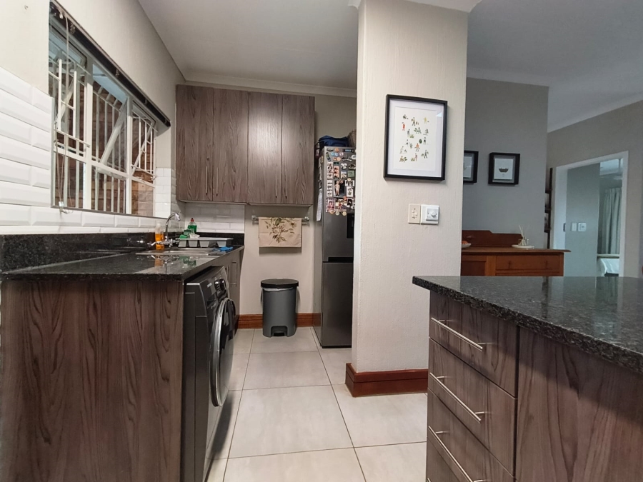 2 Bedroom Property for Sale in Faerie Glen Gauteng