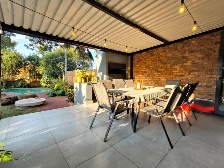 2 Bedroom Property for Sale in Faerie Glen Gauteng