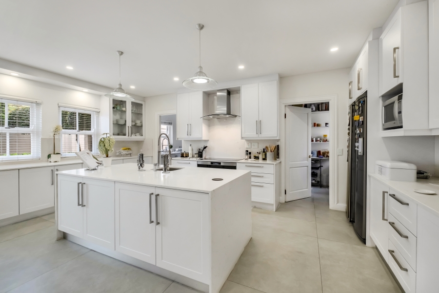5 Bedroom Property for Sale in Bryanston Gauteng
