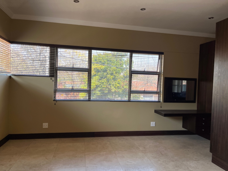 To Let 1 Bedroom Property for Rent in Emmarentia Gauteng