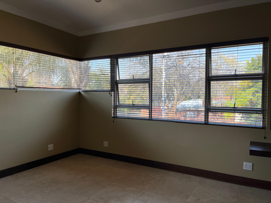 To Let 1 Bedroom Property for Rent in Emmarentia Gauteng