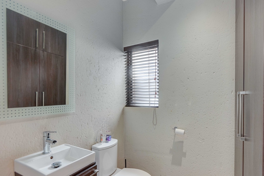 To Let 3 Bedroom Property for Rent in Broadacres Gauteng