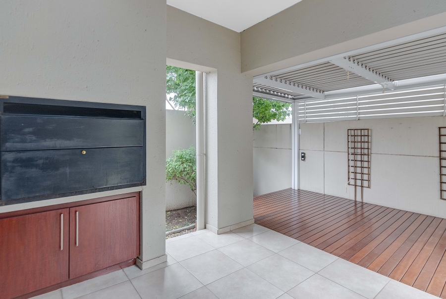 To Let 3 Bedroom Property for Rent in Broadacres Gauteng