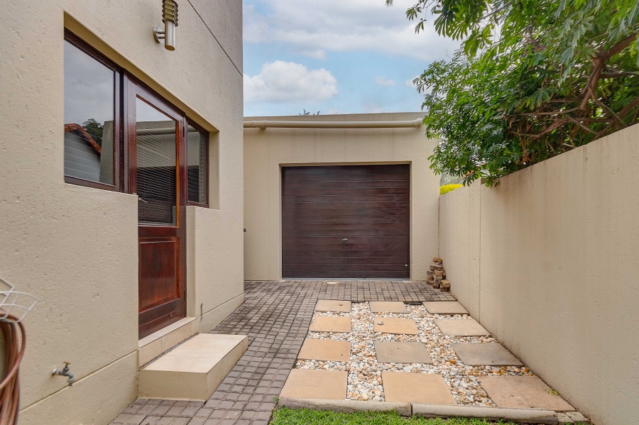 To Let 3 Bedroom Property for Rent in Broadacres Gauteng