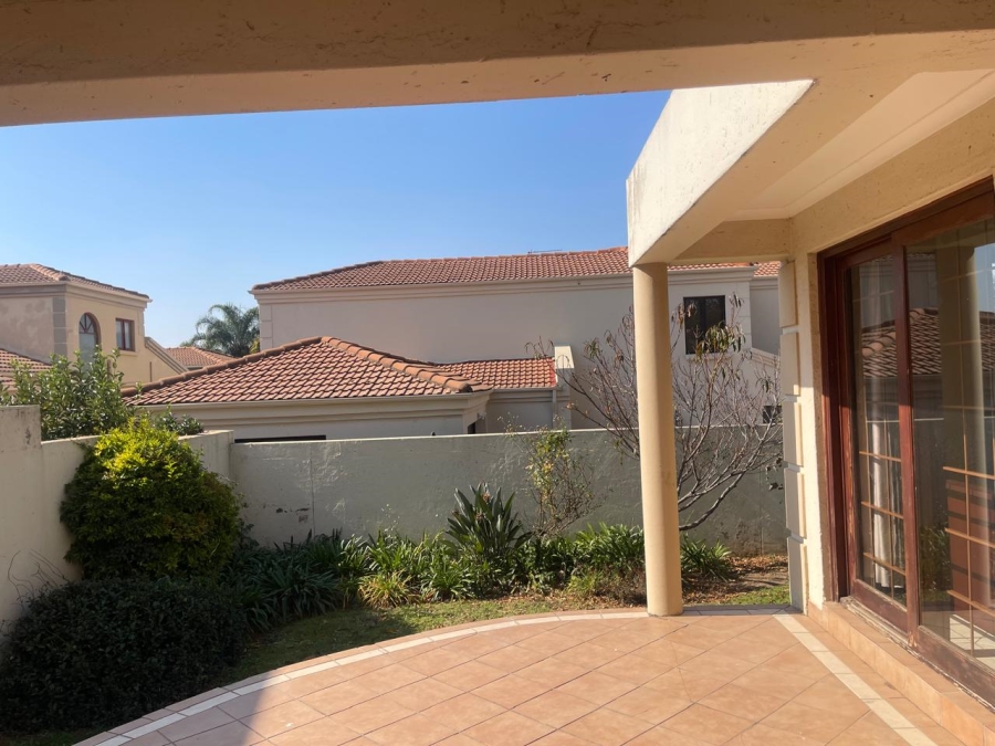 4 Bedroom Property for Sale in Broadacres Gauteng