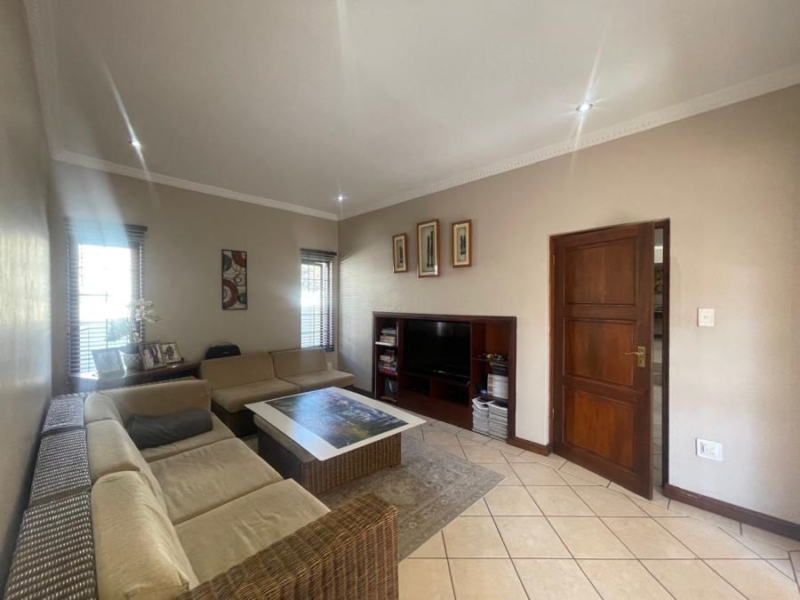 4 Bedroom Property for Sale in Broadacres Gauteng