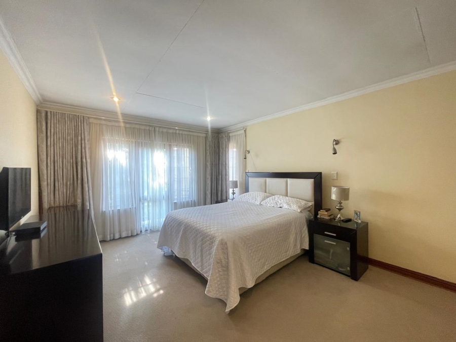 4 Bedroom Property for Sale in Broadacres Gauteng