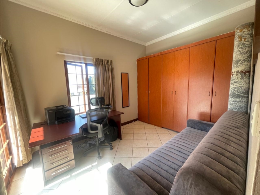 4 Bedroom Property for Sale in Broadacres Gauteng