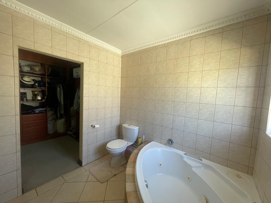 4 Bedroom Property for Sale in Broadacres Gauteng