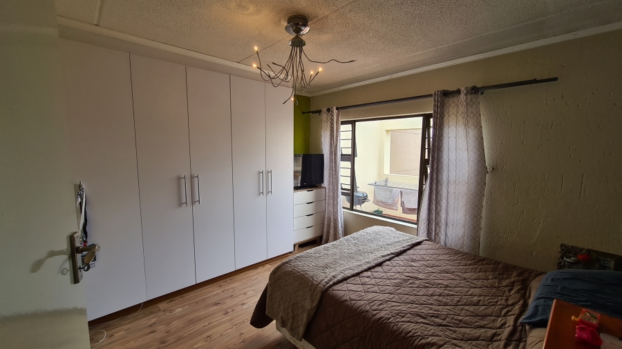 2 Bedroom Property for Sale in Sunninghill Gauteng