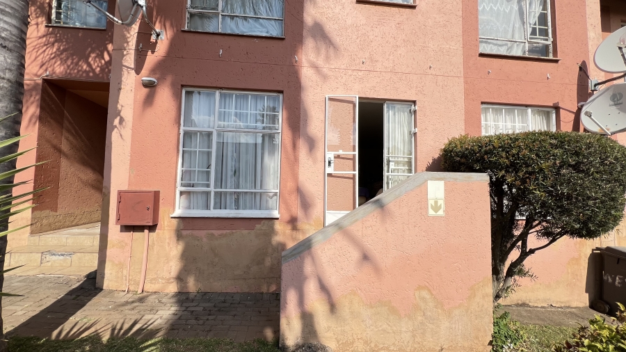 2 Bedroom Property for Sale in Lindhaven Gauteng