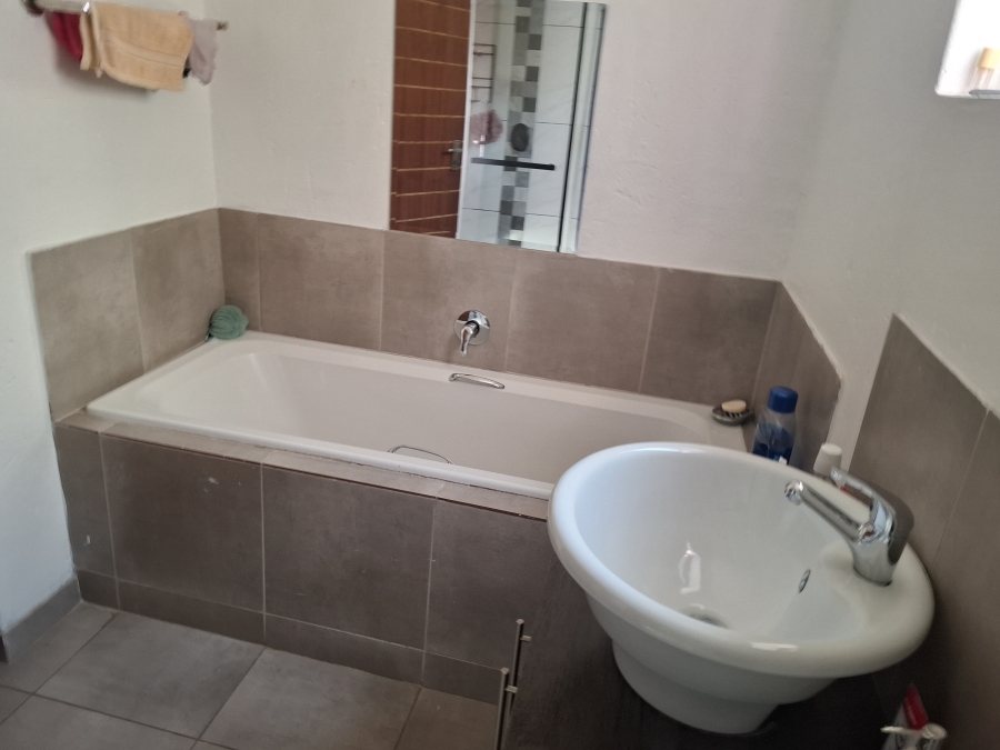 3 Bedroom Property for Sale in Terenure Gauteng