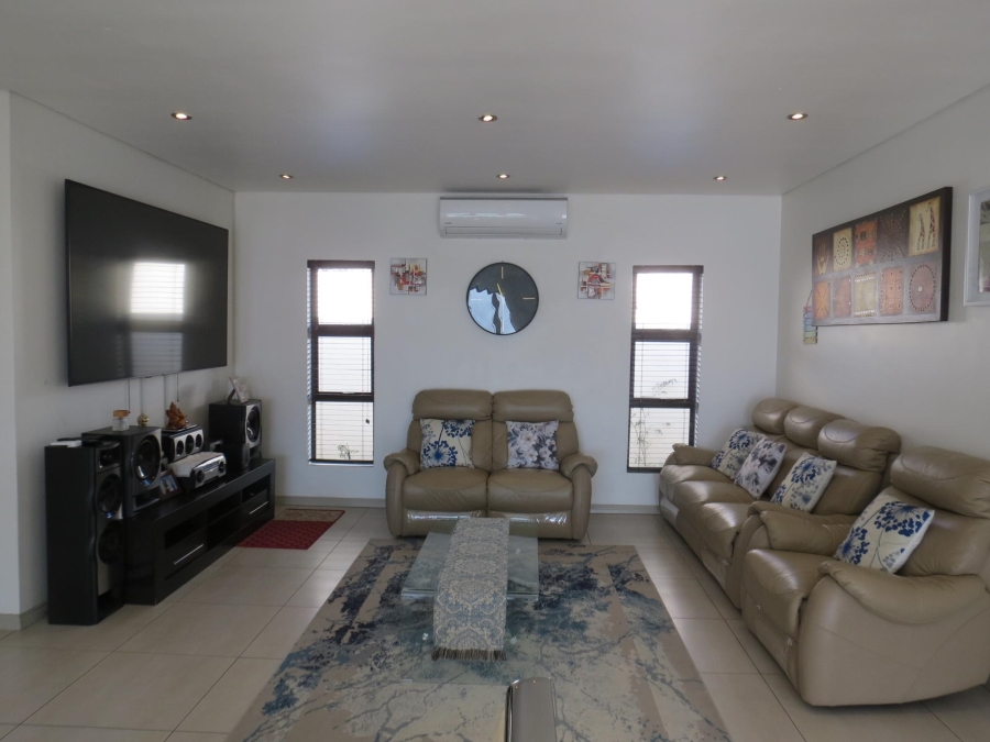 4 Bedroom Property for Sale in Greenstone Hill Gauteng