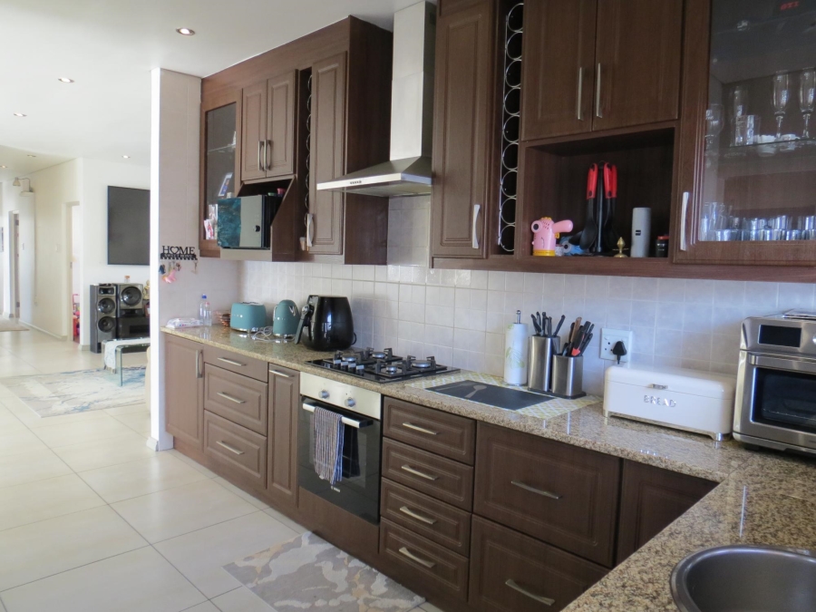 4 Bedroom Property for Sale in Greenstone Hill Gauteng