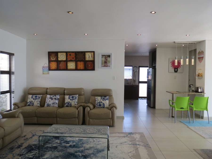 4 Bedroom Property for Sale in Greenstone Hill Gauteng