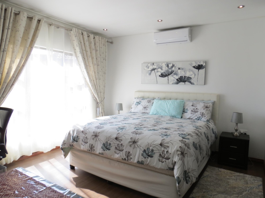 4 Bedroom Property for Sale in Greenstone Hill Gauteng