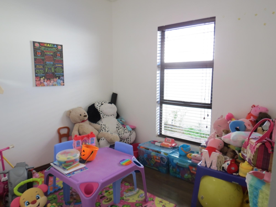 4 Bedroom Property for Sale in Greenstone Hill Gauteng