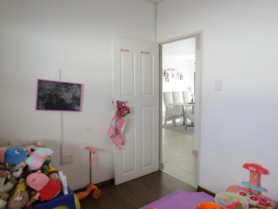 4 Bedroom Property for Sale in Greenstone Hill Gauteng