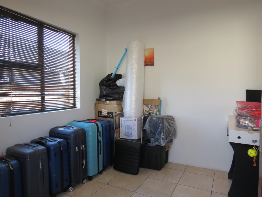 4 Bedroom Property for Sale in Greenstone Hill Gauteng