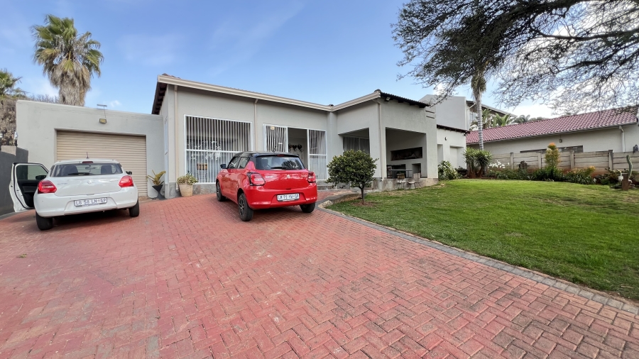 3 Bedroom Property for Sale in Rangeview Gauteng