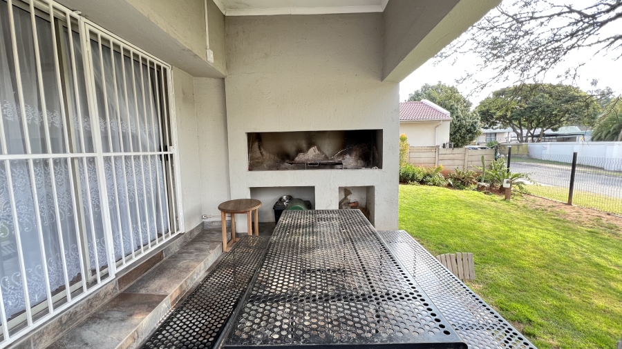 3 Bedroom Property for Sale in Rangeview Gauteng