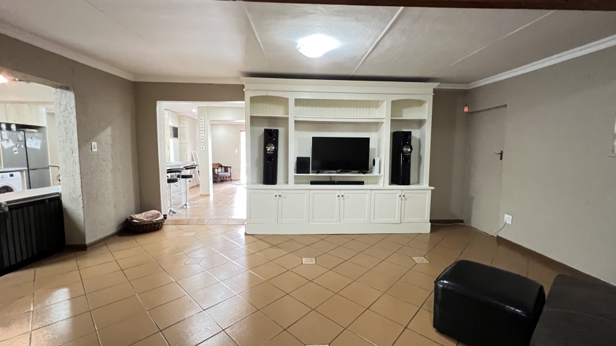 3 Bedroom Property for Sale in Rangeview Gauteng