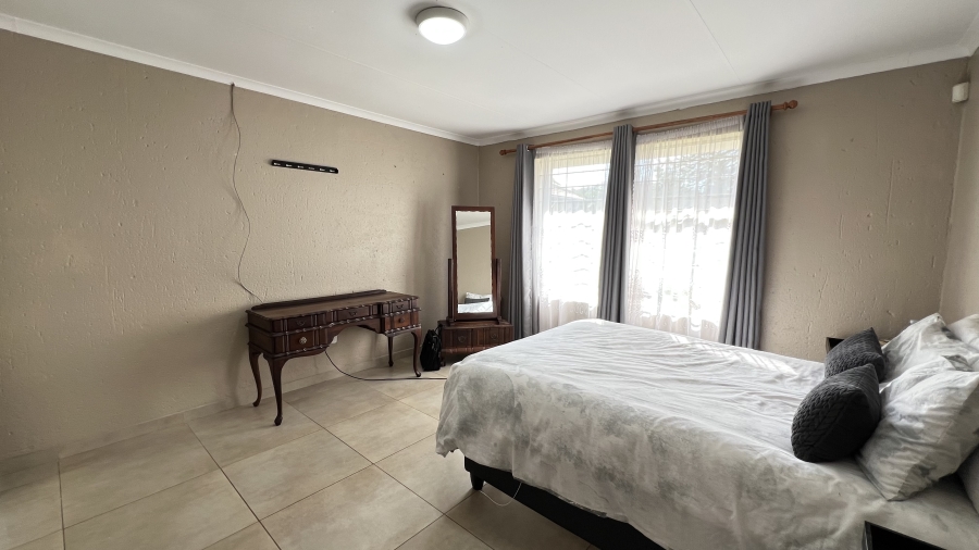 3 Bedroom Property for Sale in Rangeview Gauteng