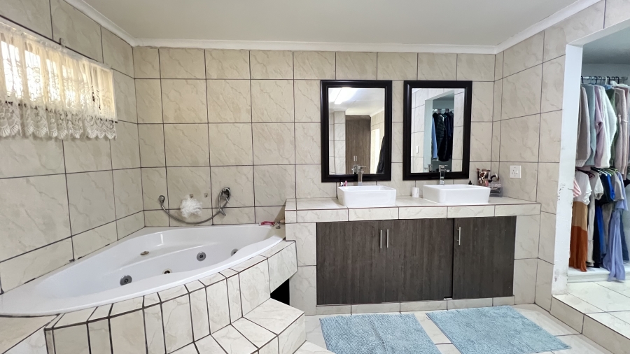 3 Bedroom Property for Sale in Rangeview Gauteng