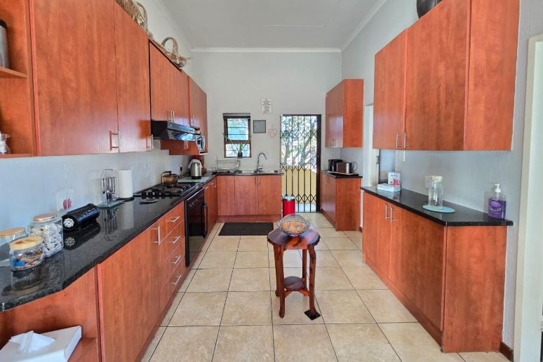 3 Bedroom Property for Sale in Oakdene Gauteng