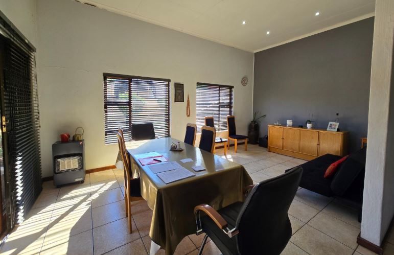 3 Bedroom Property for Sale in Oakdene Gauteng