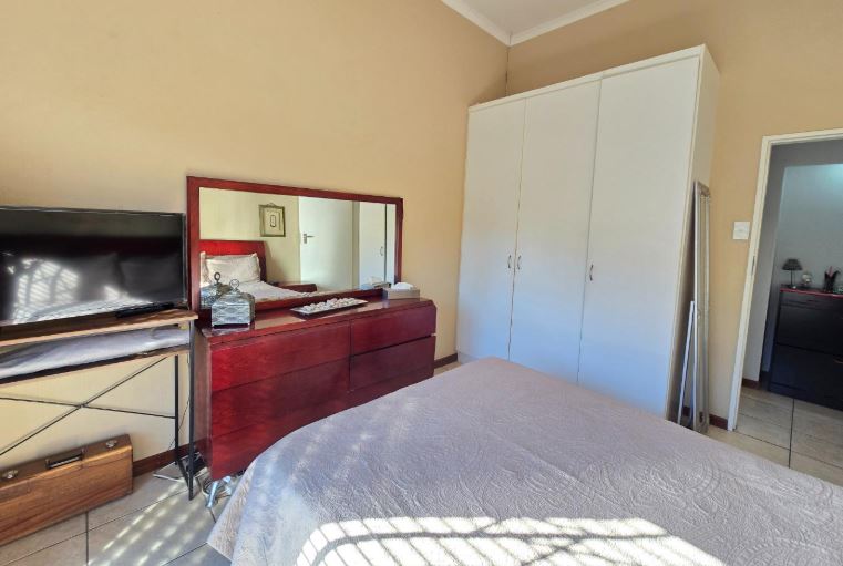 3 Bedroom Property for Sale in Oakdene Gauteng