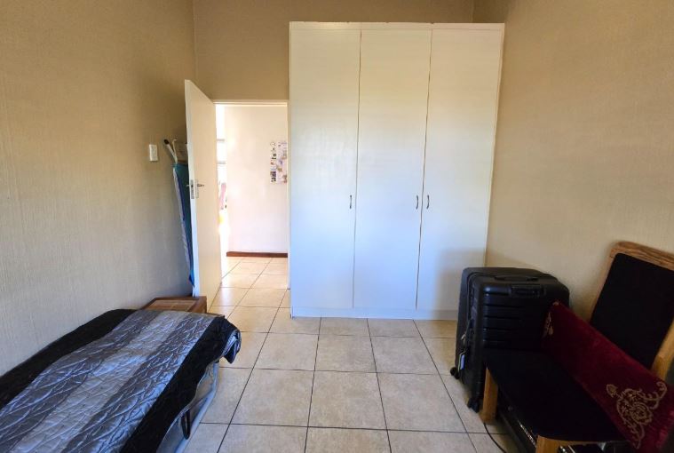 3 Bedroom Property for Sale in Oakdene Gauteng