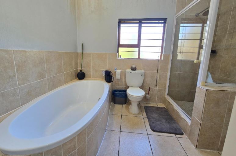 3 Bedroom Property for Sale in Oakdene Gauteng