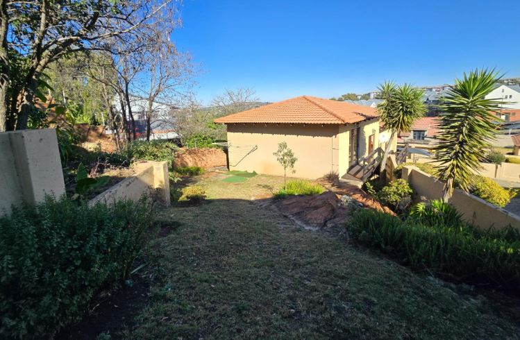 3 Bedroom Property for Sale in Oakdene Gauteng