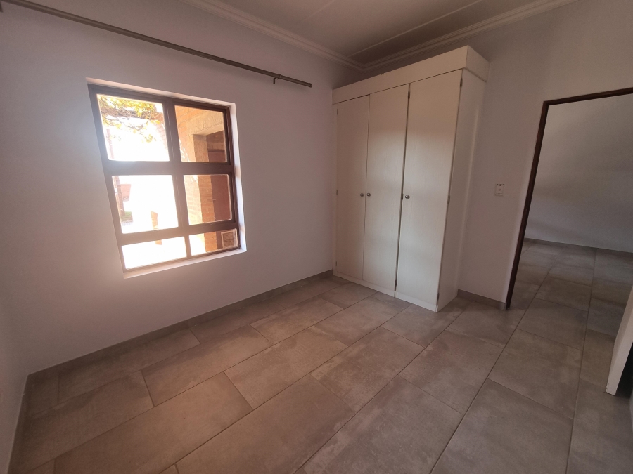 To Let 1 Bedroom Property for Rent in Ruimsig Gauteng
