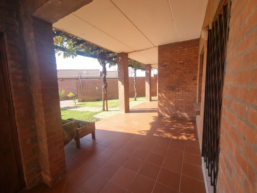 To Let 1 Bedroom Property for Rent in Ruimsig Gauteng
