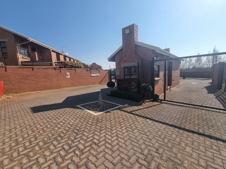 To Let 1 Bedroom Property for Rent in Ruimsig Gauteng