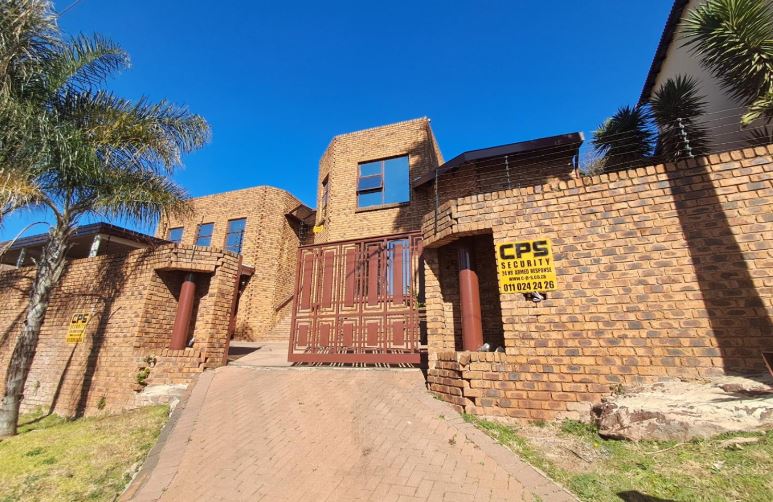 3 Bedroom Property for Sale in Oakdene Gauteng