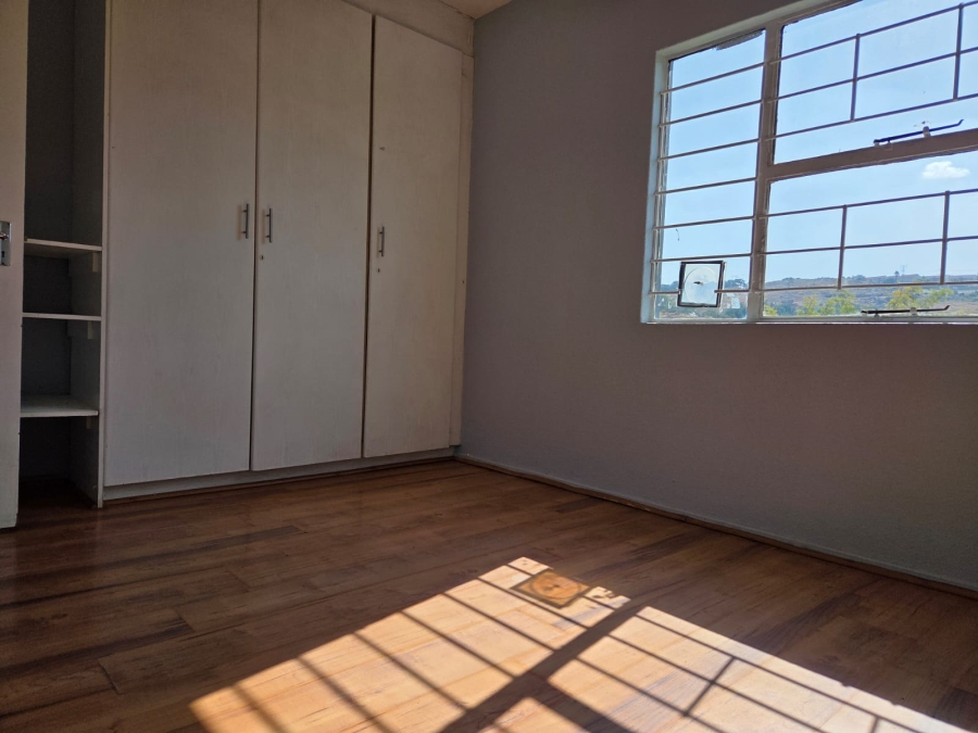 2 Bedroom Property for Sale in Linmeyer Gauteng