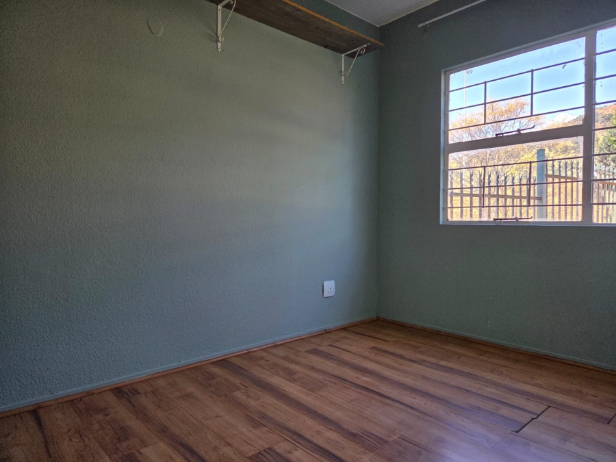 2 Bedroom Property for Sale in Linmeyer Gauteng