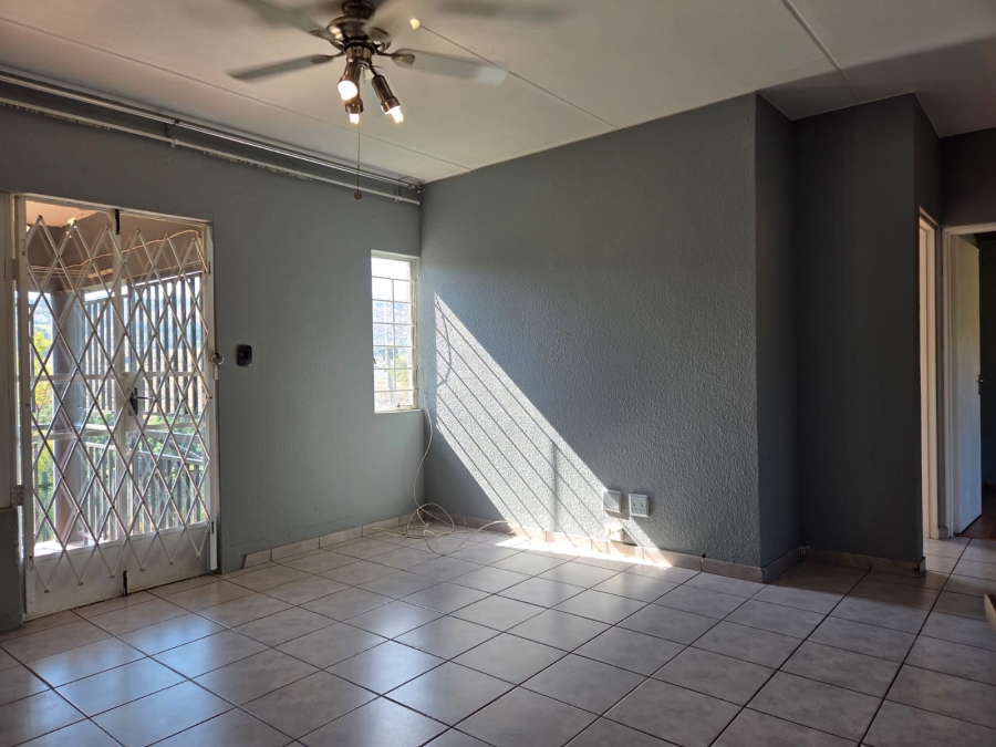 2 Bedroom Property for Sale in Linmeyer Gauteng